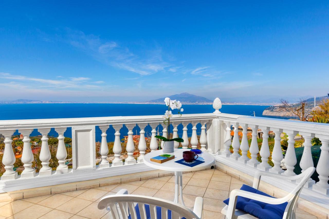 Estate4Home - Villa Luisa Play&Pool SantʼAgata sui Due Golfi Екстериор снимка
