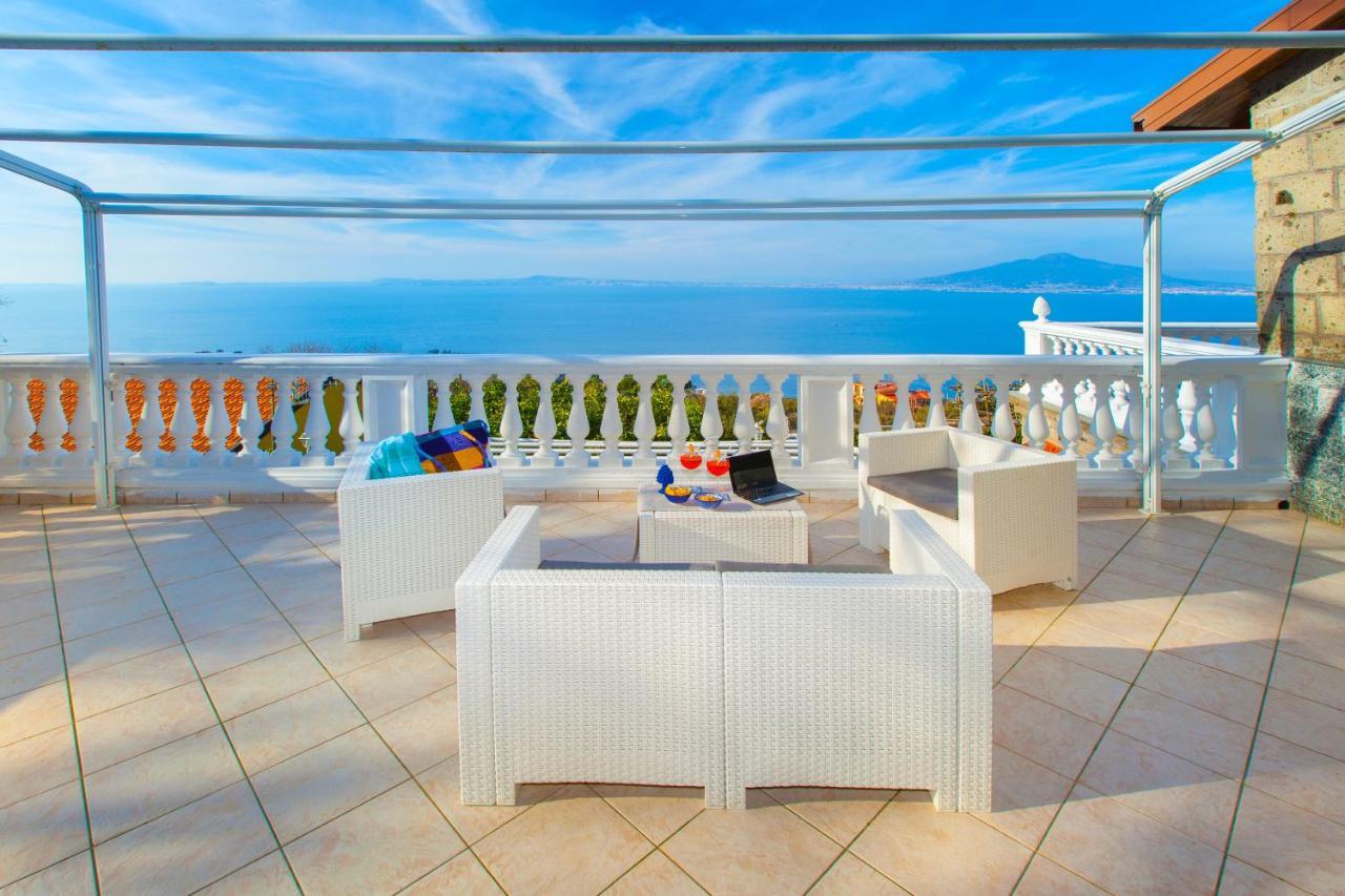 Estate4Home - Villa Luisa Play&Pool SantʼAgata sui Due Golfi Екстериор снимка