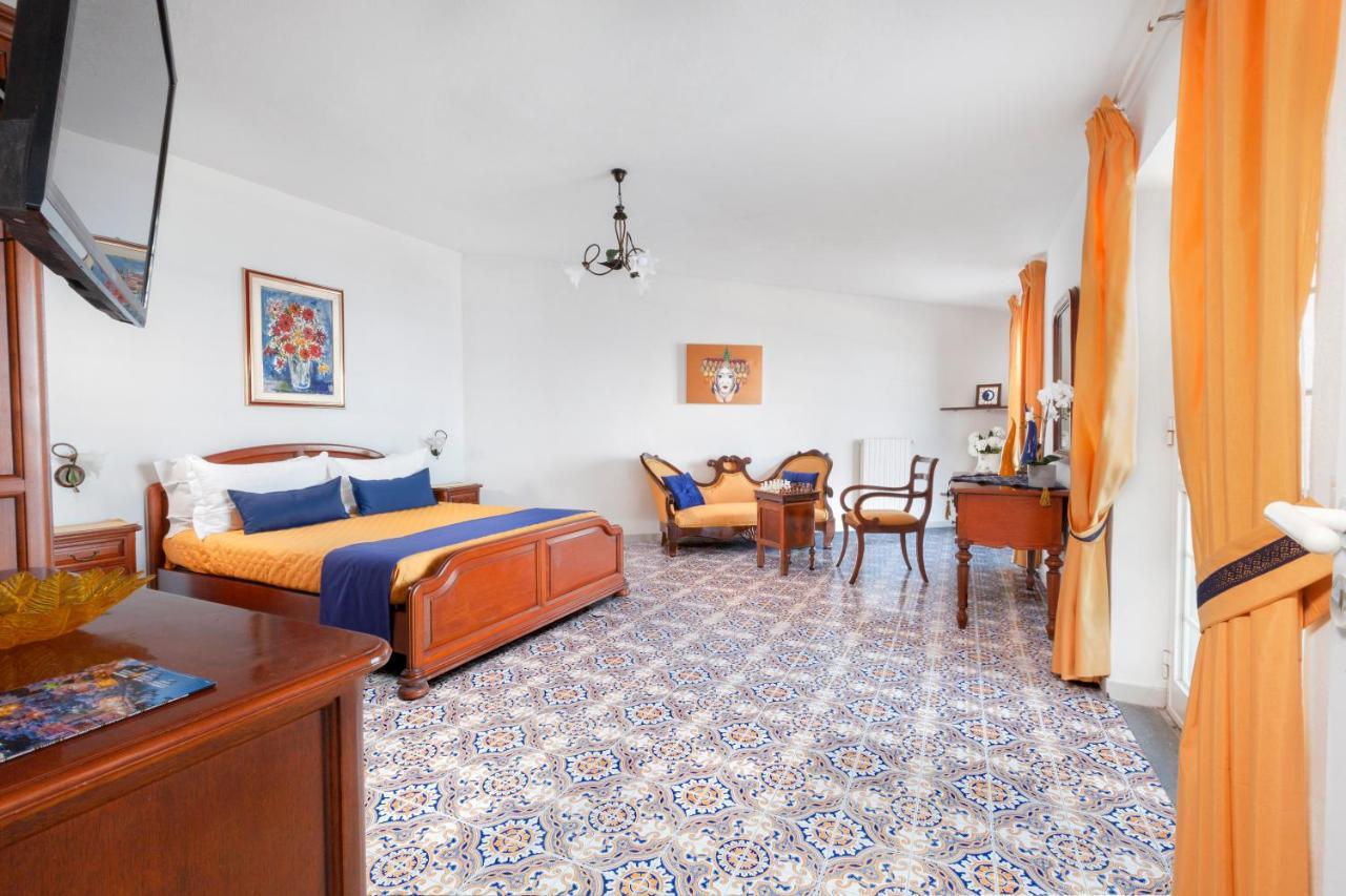 Estate4Home - Villa Luisa Play&Pool SantʼAgata sui Due Golfi Екстериор снимка